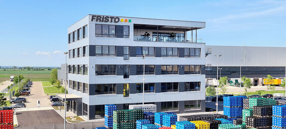 Hier eine eindrucksvolle Aufnahme der neuen FRISTO Unternehmenszentrale, fertiggestellt im Jahr 2022.