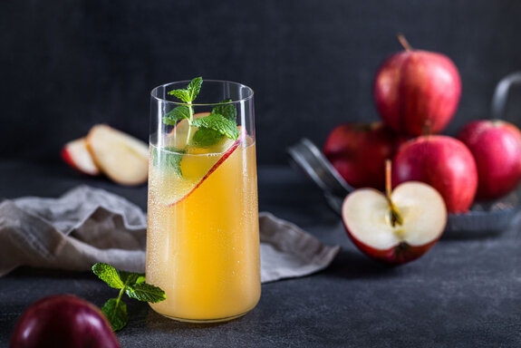 Ein kühles Glas mit frischem Saft, garantiert finden sie in einem unserer Fristo Märkte den richtigen.